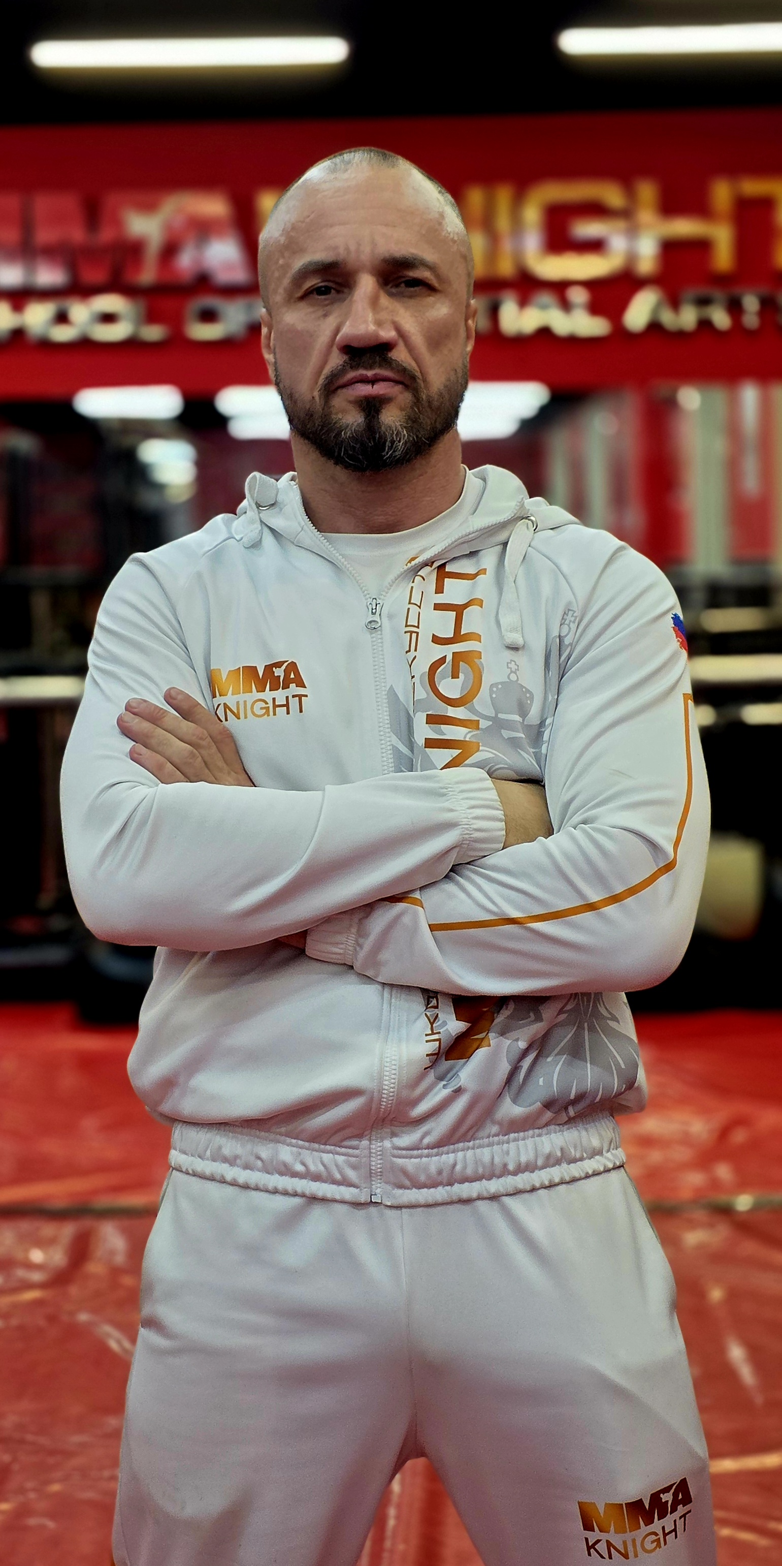 Тренер MMA Knight